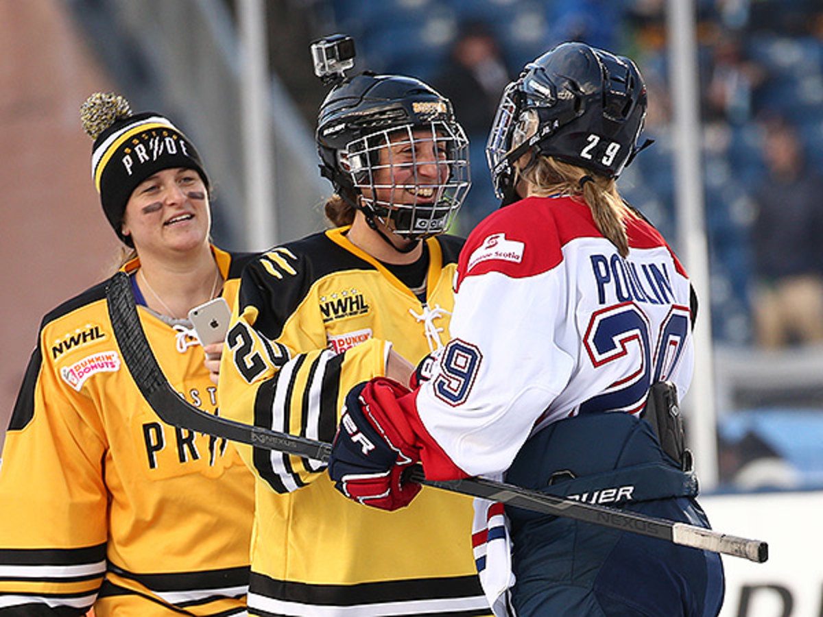 womens-winter-classic-pride-canadiennes.jpg
